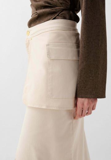 Юбка с накладными карманами