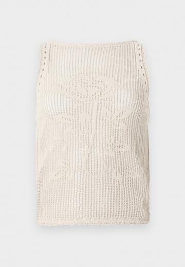 Блузка без рукавов