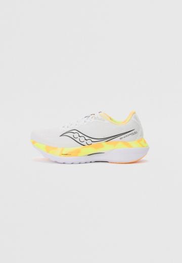 Беговые кроссовки