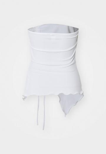 Топ без бретелек