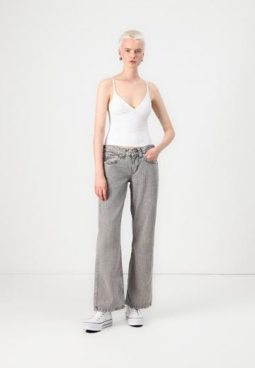 Топ на бретельках