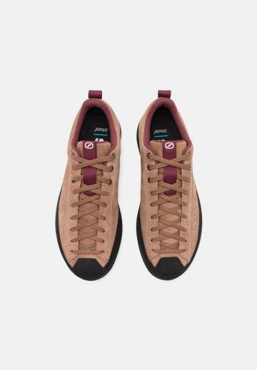 Походная обувь