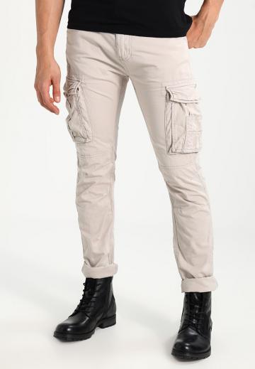 Брюки с накладными карманами