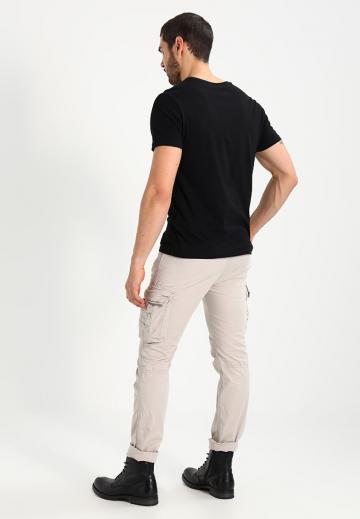 Брюки с накладными карманами