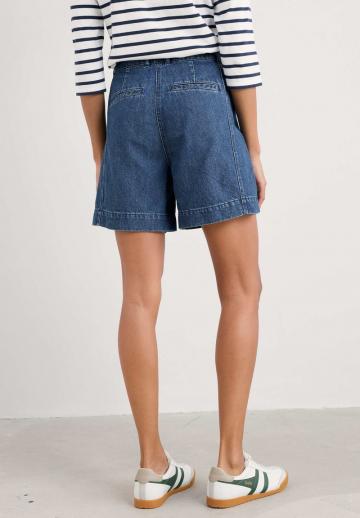 Джинсовые шорты
