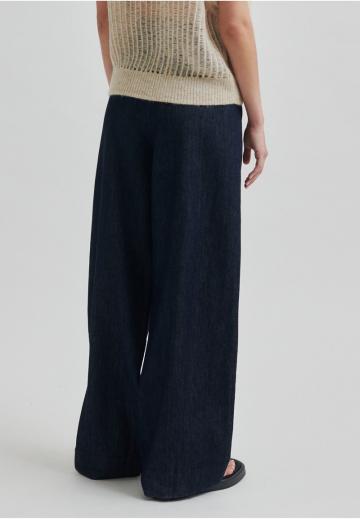 Свободные джинсы