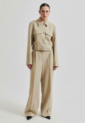 Короткая куртка