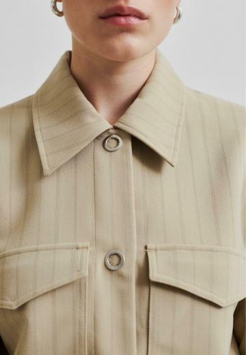 Короткая куртка