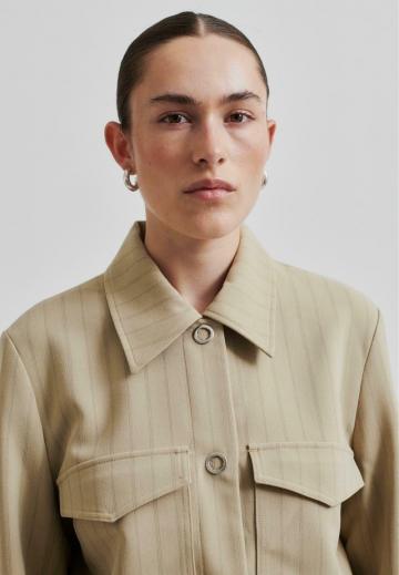 Короткая куртка