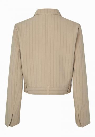 Короткая куртка