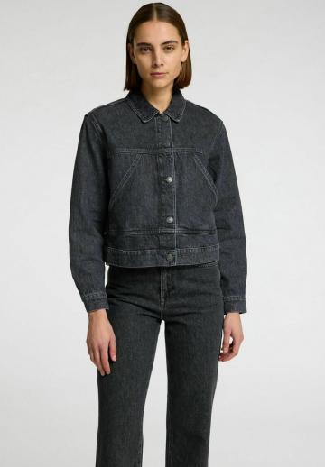 Джинсовая куртка