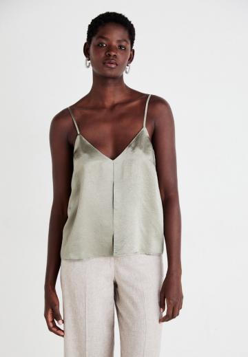 Топ на бретельках