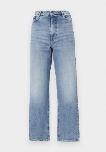 Короткие джинсы