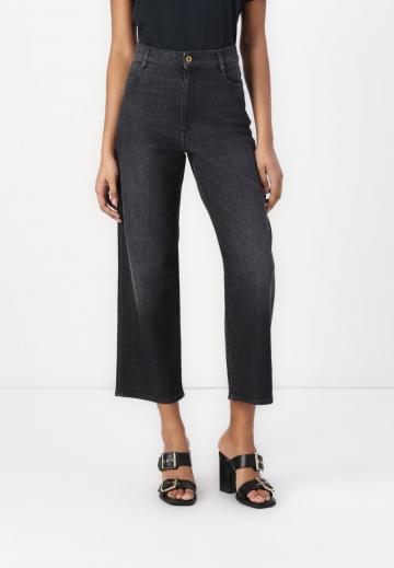 Короткие джинсы