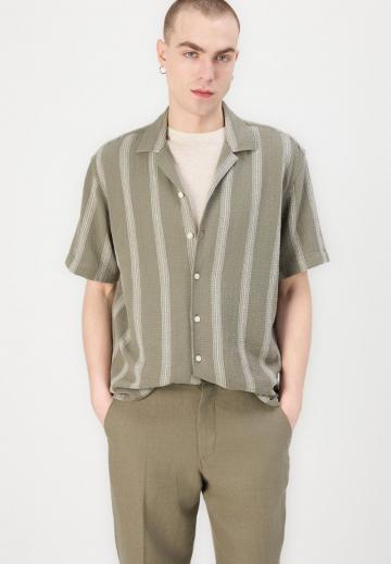 Рубашка с коротким рукавом