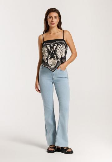 Топ на бретельках