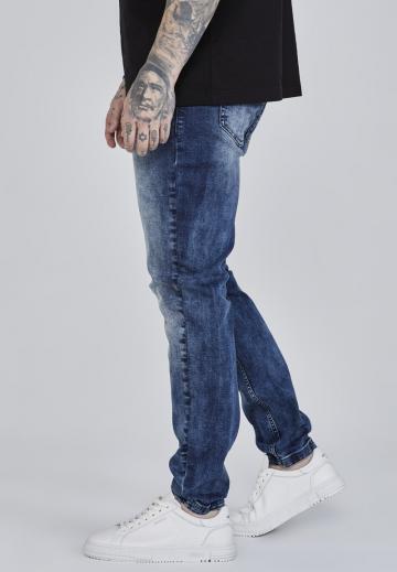 Узкие джинсы