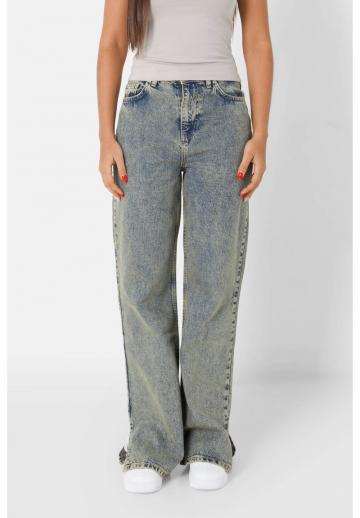 Прямые джинсы