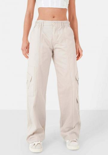 Брюки с накладными карманами
