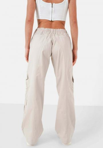 Брюки с накладными карманами