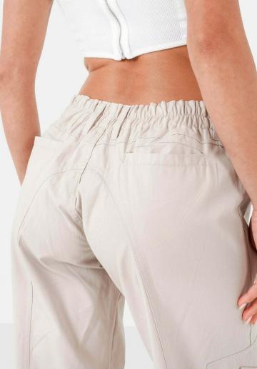 Брюки с накладными карманами