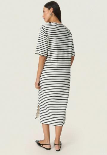 Вязаное платье