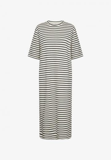 Вязаное платье