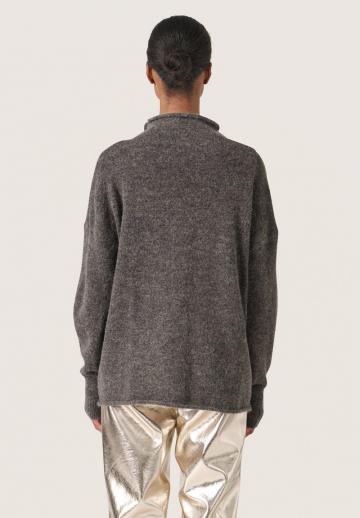 Длинный пуловер