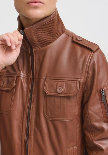 Куртка бомбер