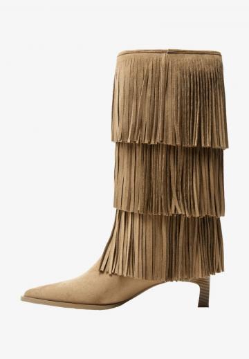 Высокие сапоги