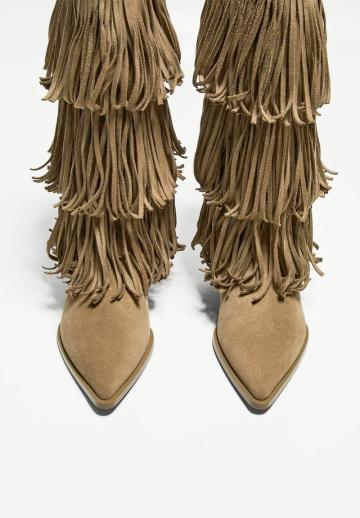 Высокие сапоги