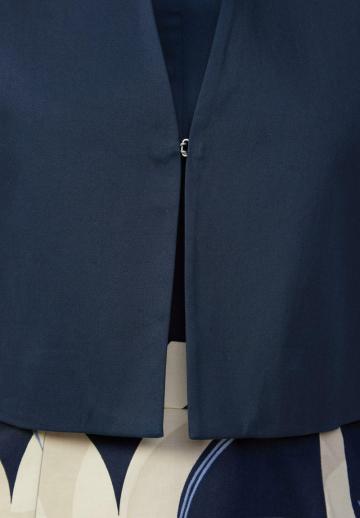 Короткий блейзер