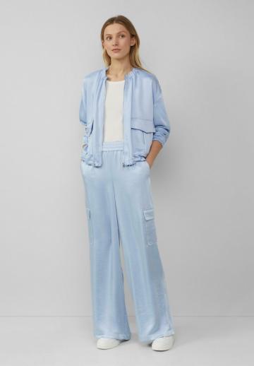 Куртка с накладнымит карманами