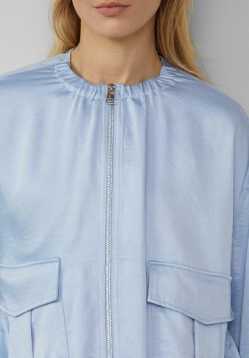 Куртка с накладнымит карманами