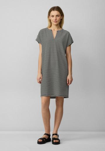 Вязаное платье