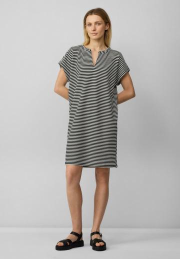 Вязаное платье