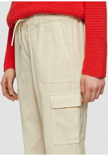 Брюки с накладными карманами