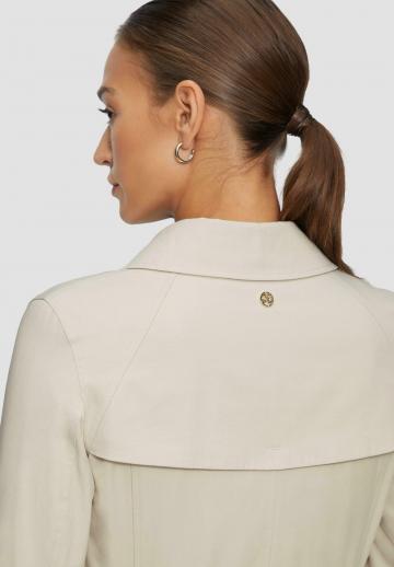 Короткое пальто