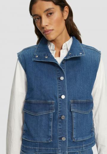 Джинсовая жилетка