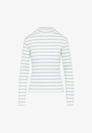 Пуловер в полоску