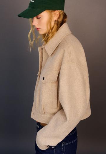 Куртка с накладнымит карманами