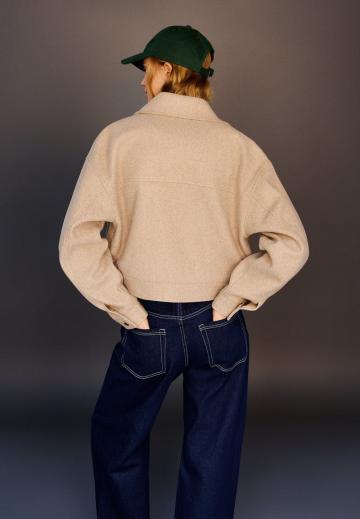 Куртка с накладнымит карманами