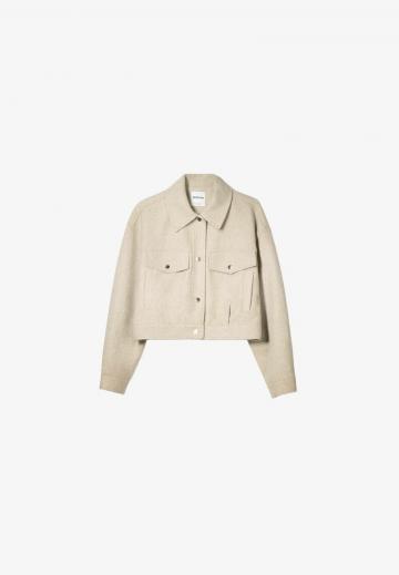 Куртка с накладнымит карманами