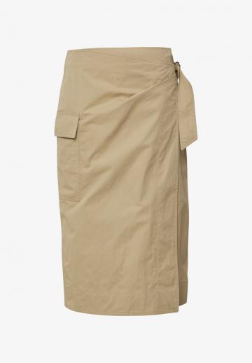 Юбка с накладными карманами