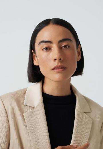 Длинный блейзер