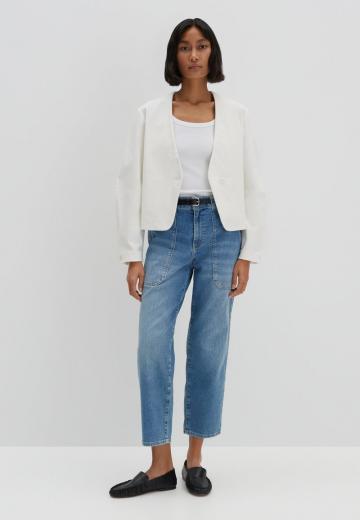 Короткие джинсы