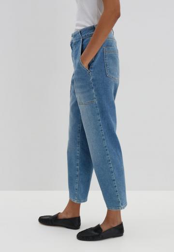 Короткие джинсы