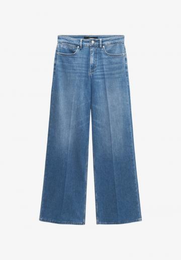 Прямые джинсы