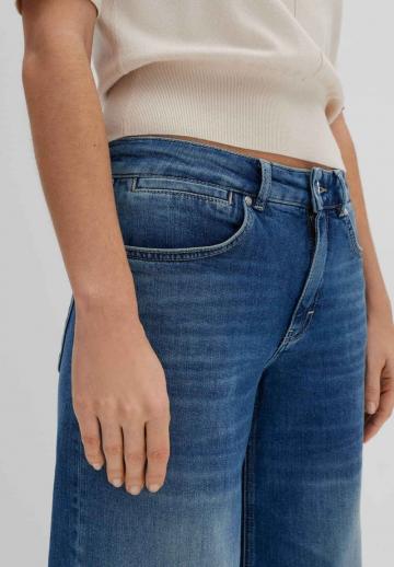 Прямые джинсы