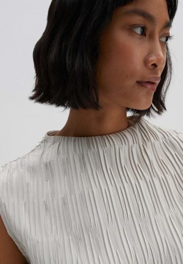 Блузка без рукавов